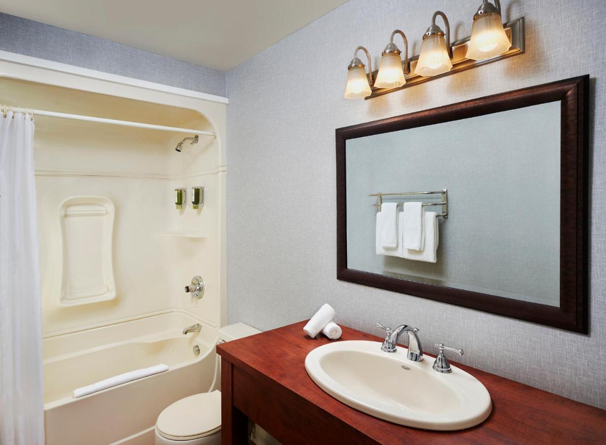 Sir Sam'S Inn & Spa (Adults Only) Haliburton Kültér fotó